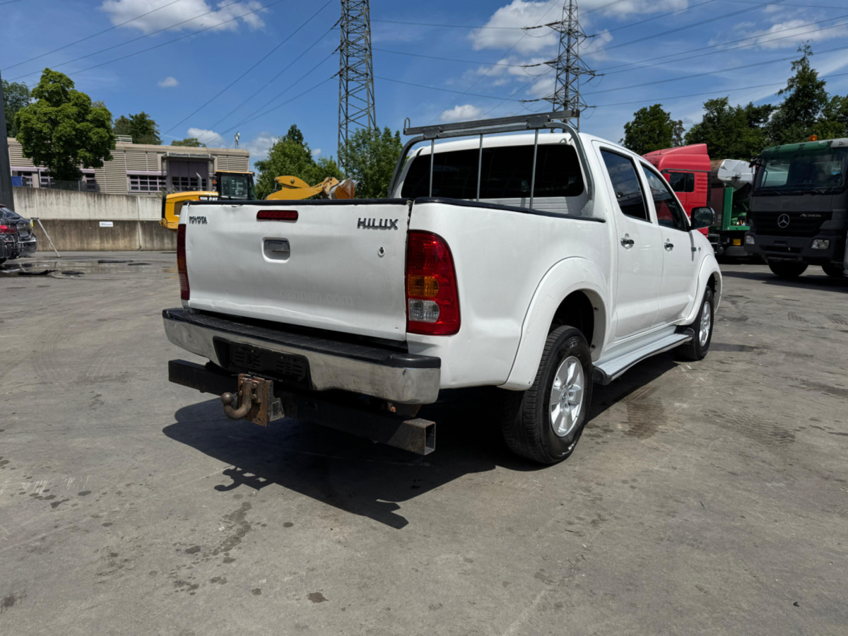 TOYOTA Hilux 3.0D 4WD - Pickup: bild 5 TOYOTA Hilux 3.0D 4WD - Pickup: bild 5