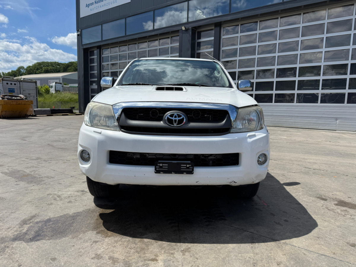 TOYOTA Hilux 3.0D 4WD - Pickup: bild 2 TOYOTA Hilux 3.0D 4WD - Pickup: bild 2