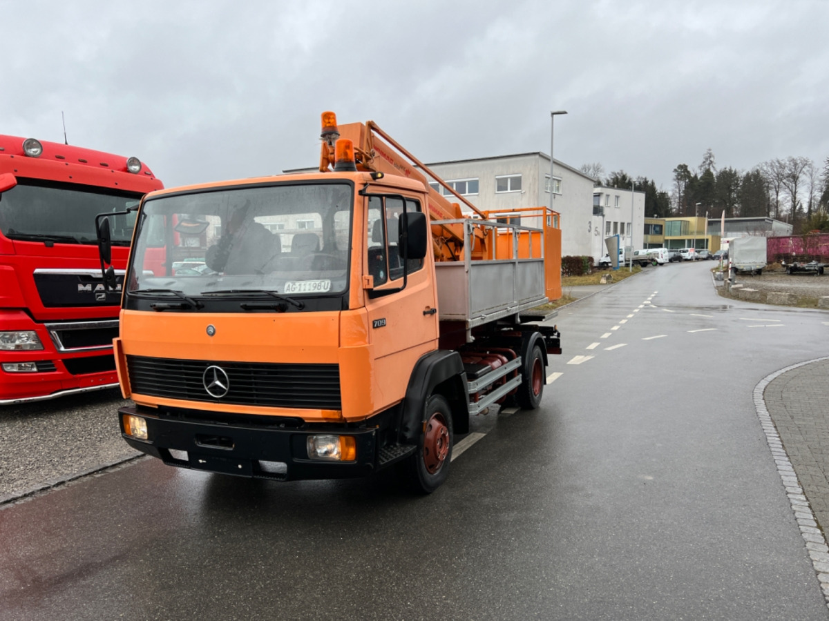 MERCEDES 709 WUMAG GELENKSTEIGER 14M - Utility/ Specialfordon: bild 1 MERCEDES 709 WUMAG GELENKSTEIGER 14M - Utility/ Specialfordon: bild 1