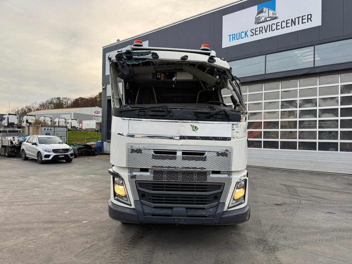 VOLVO FH16-650 6x6 X-Track Unfall - Chassi lastbil: bild 2 VOLVO FH16-650 6x6 X-Track Unfall - Chassi lastbil: bild 2