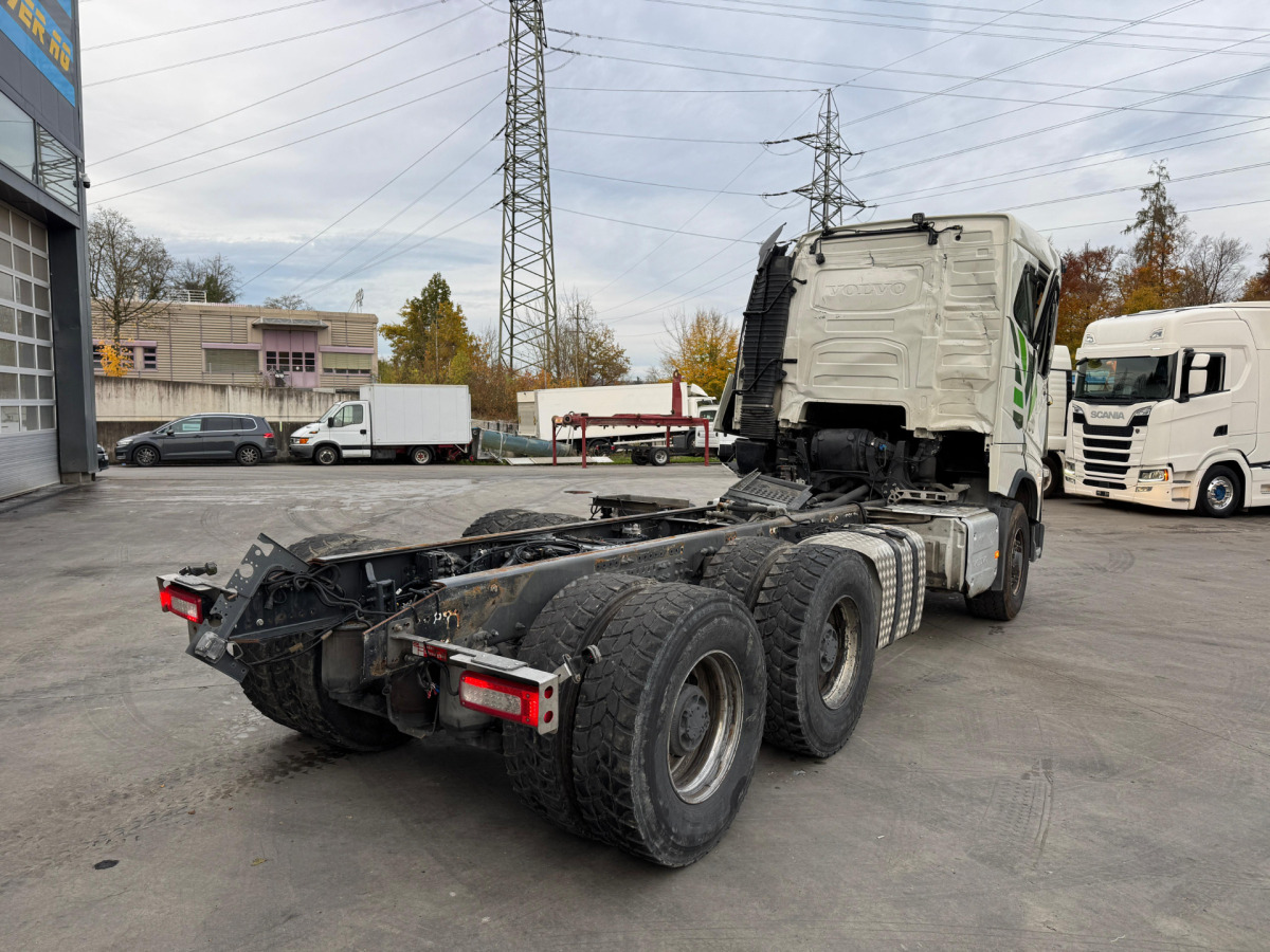 VOLVO FH16-650 6x6 X-Track Unfall - Chassi lastbil: bild 5 VOLVO FH16-650 6x6 X-Track Unfall - Chassi lastbil: bild 5