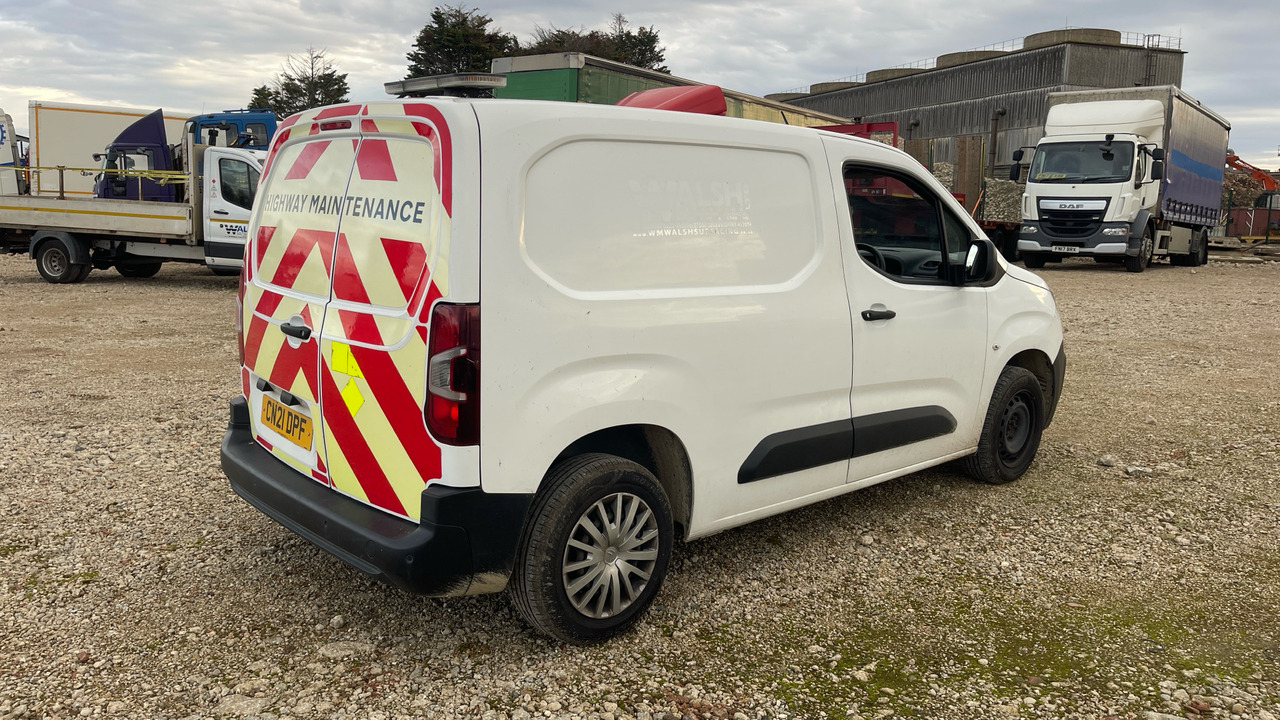 CITROEN BERLINGO 650 1.5 BLUEHDI 75PS - Små skåpbil: bild 4 CITROEN BERLINGO 650 1.5 BLUEHDI 75PS - Små skåpbil: bild 4