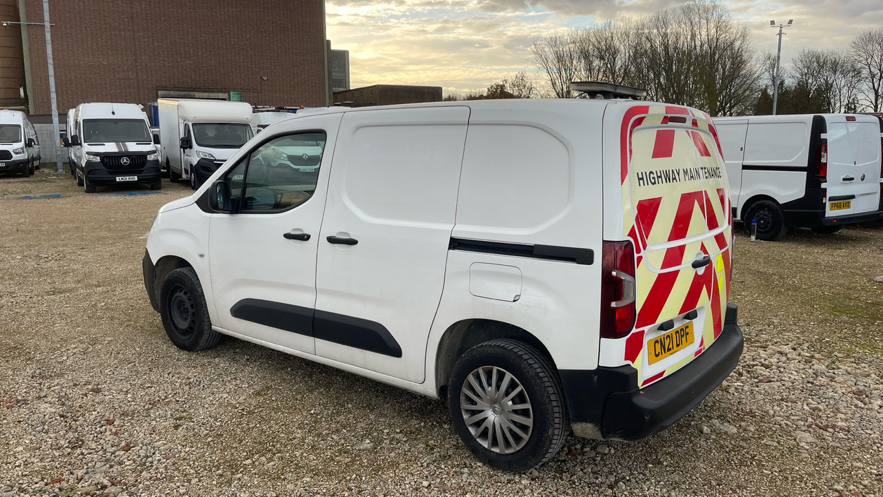 CITROEN BERLINGO 650 1.5 BLUEHDI 75PS - Små skåpbil: bild 3 CITROEN BERLINGO 650 1.5 BLUEHDI 75PS - Små skåpbil: bild 3