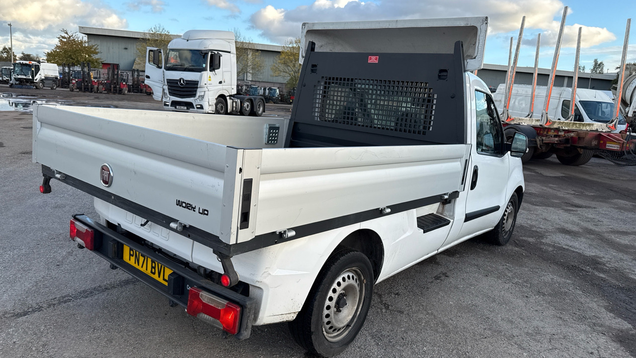 Fiat Doblo Work Up II 1.6 MULTIJET 16V - Transportbil med flak: bild 4 Fiat Doblo Work Up II 1.6 MULTIJET 16V - Transportbil med flak: bild 4