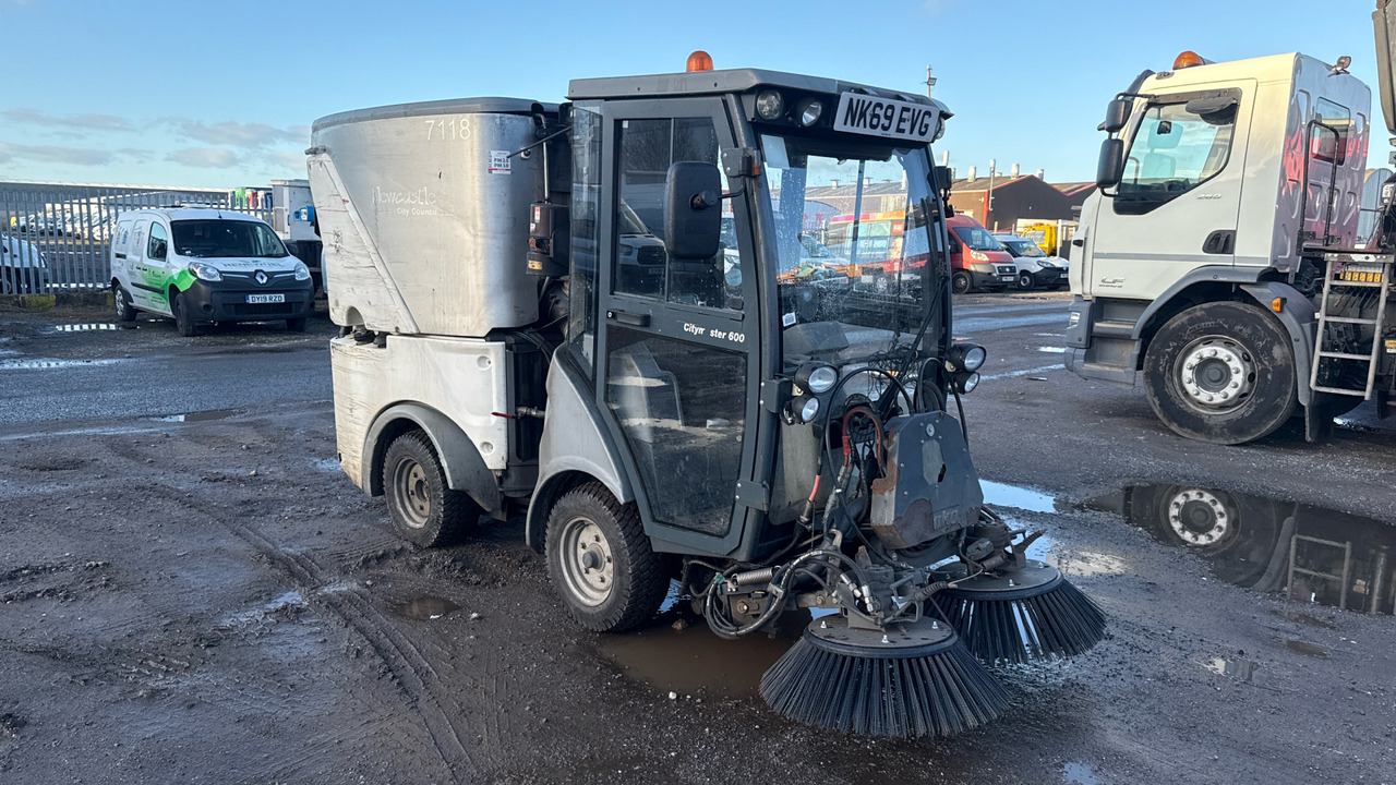 HAKO CITYMASTER 600 - Sopmaskin: bild 1 HAKO CITYMASTER 600 - Sopmaskin: bild 1