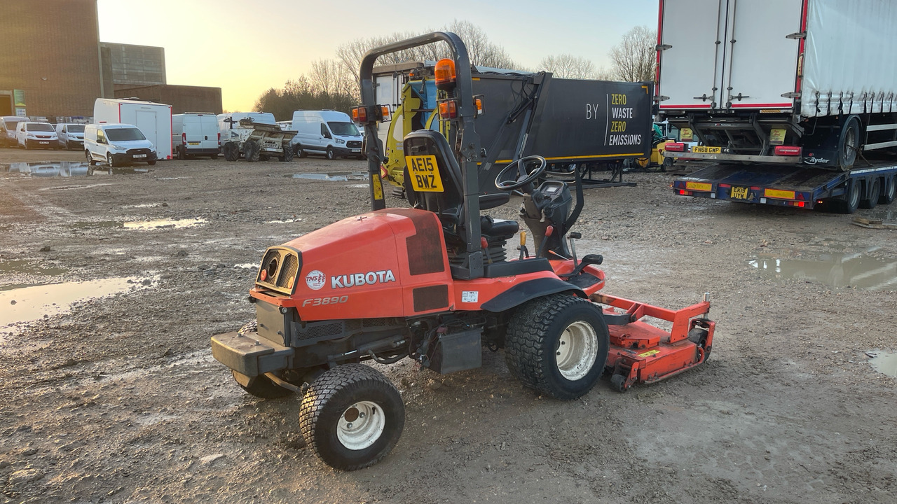KUBOTA F3890 - Gräsklippare: bild 3 KUBOTA F3890 - Gräsklippare: bild 3