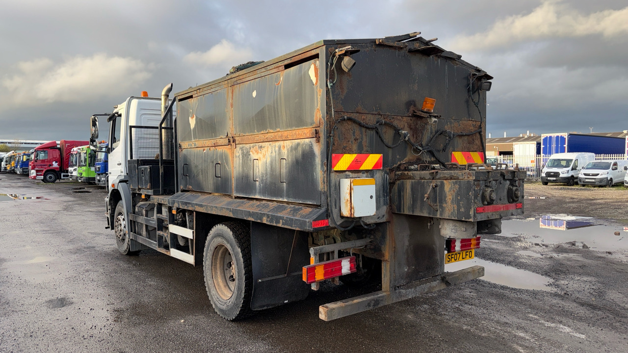 MERCEDES-BENZ AXOR 1824 - Asfaltmaskin: bild 3 MERCEDES-BENZ AXOR 1824 - Asfaltmaskin: bild 3