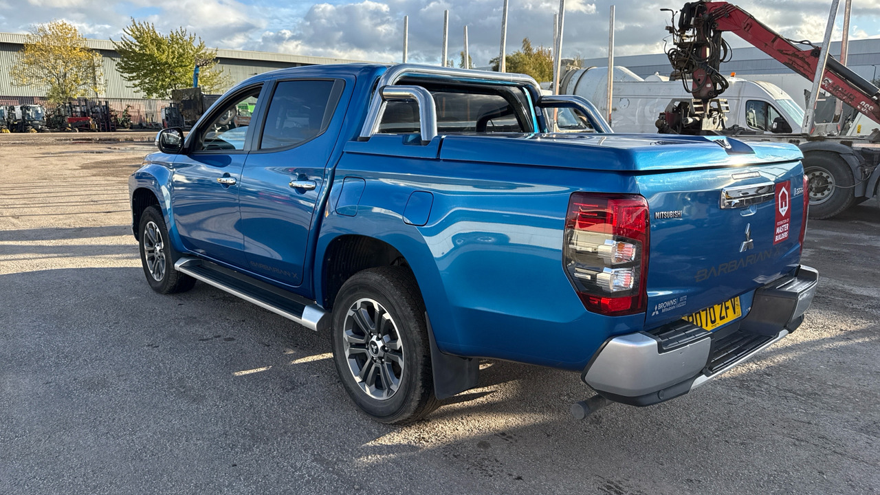 Mitsubishi L200 DI-D 2.3 Barbarian X 150PS - Pickup, Dubbelhytt transportbil: bild 3 Mitsubishi L200 DI-D 2.3 Barbarian X 150PS - Pickup, Dubbelhytt transportbil: bild 3