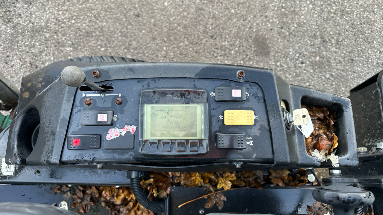 Gräsklippare RANSOMES PARKWAY 3 METEOR: bild 7 Gräsklippare RANSOMES PARKWAY 3 METEOR: bild 7