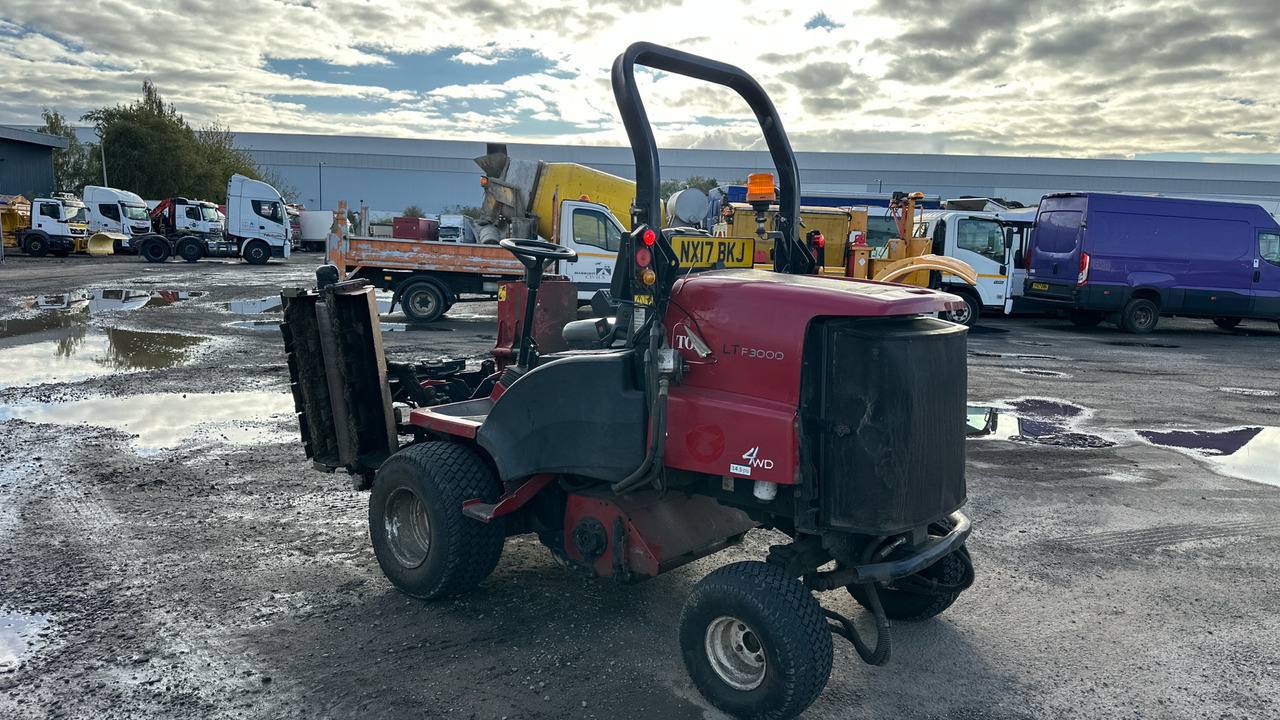 TORO LTF3000 - Gräsklippare: bild 3 TORO LTF3000 - Gräsklippare: bild 3