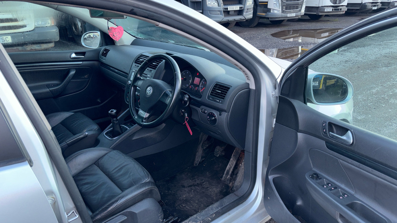 VOLKSWAGEN GOLF 2.0 GT Sport TDI 170 DPF - Hatchback/ Halvkombi: bild 5 VOLKSWAGEN GOLF 2.0 GT Sport TDI 170 DPF - Hatchback/ Halvkombi: bild 5