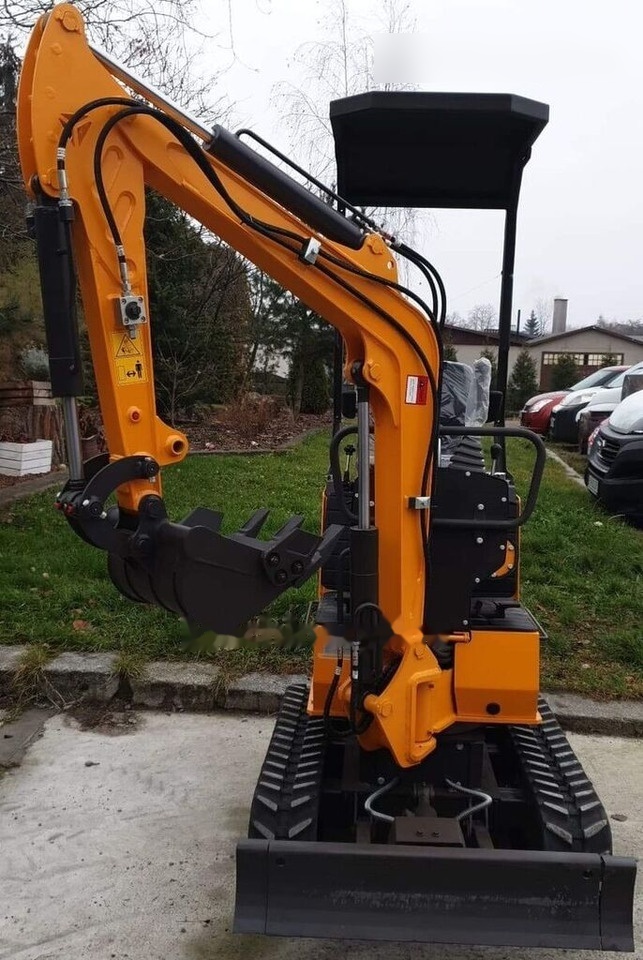 Berger Kraus Mini Excavator BK800BS torsion arm with FULL equipment - Minigrävmaskin: bild 3 Berger Kraus Mini Excavator BK800BS torsion arm with FULL equipment - Minigrävmaskin: bild 3