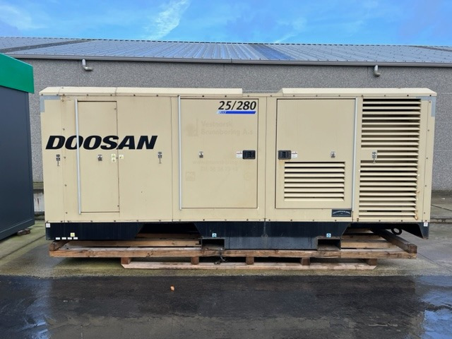 Doosan 25/280 XHP1000WCAT-T4 - Luftkompressor: bild 1 Doosan 25/280 XHP1000WCAT-T4 - Luftkompressor: bild 1