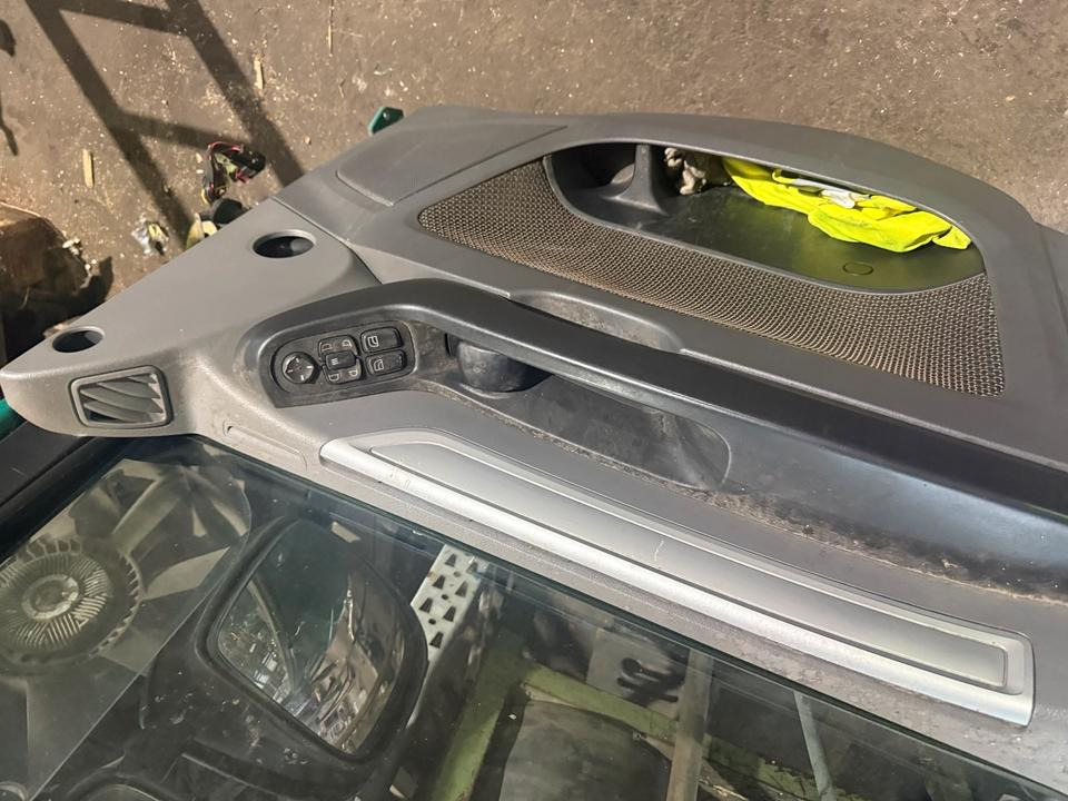 DAF XF 460 EU6 Fahrertür Grün Links Spiegel Innenverkleidung - Dörr och reservdelar för Lastbil: bild 4 DAF XF 460 EU6 Fahrertür Grün Links Spiegel Innenverkleidung - Dörr och reservdelar för Lastbil: bild 4