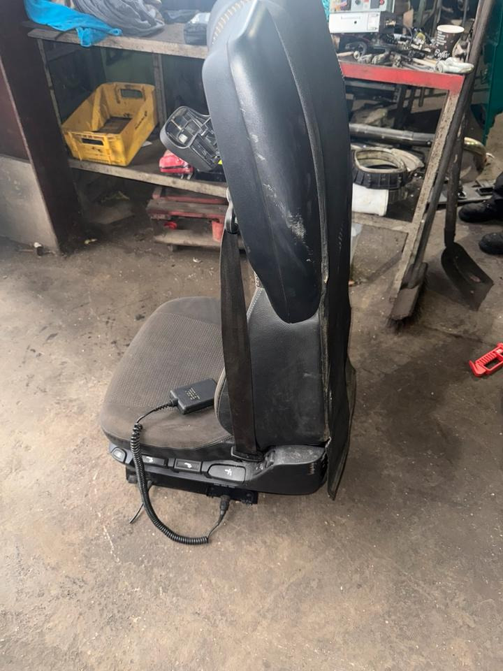 DAF XF 460 Euro 6 Fahrersitz mit Luft - Säte för Lastbil: bild 3 DAF XF 460 Euro 6 Fahrersitz mit Luft - Säte för Lastbil: bild 3