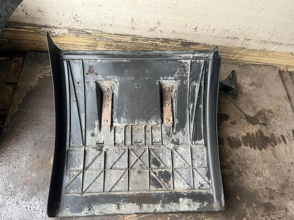 IVECO Stralis 450 Kotflügel vorne rechts 41299389 / 41299388 - Vinge för Lastbil: bild 5 IVECO Stralis 450 Kotflügel vorne rechts 41299389 / 41299388 - Vinge för Lastbil: bild 5