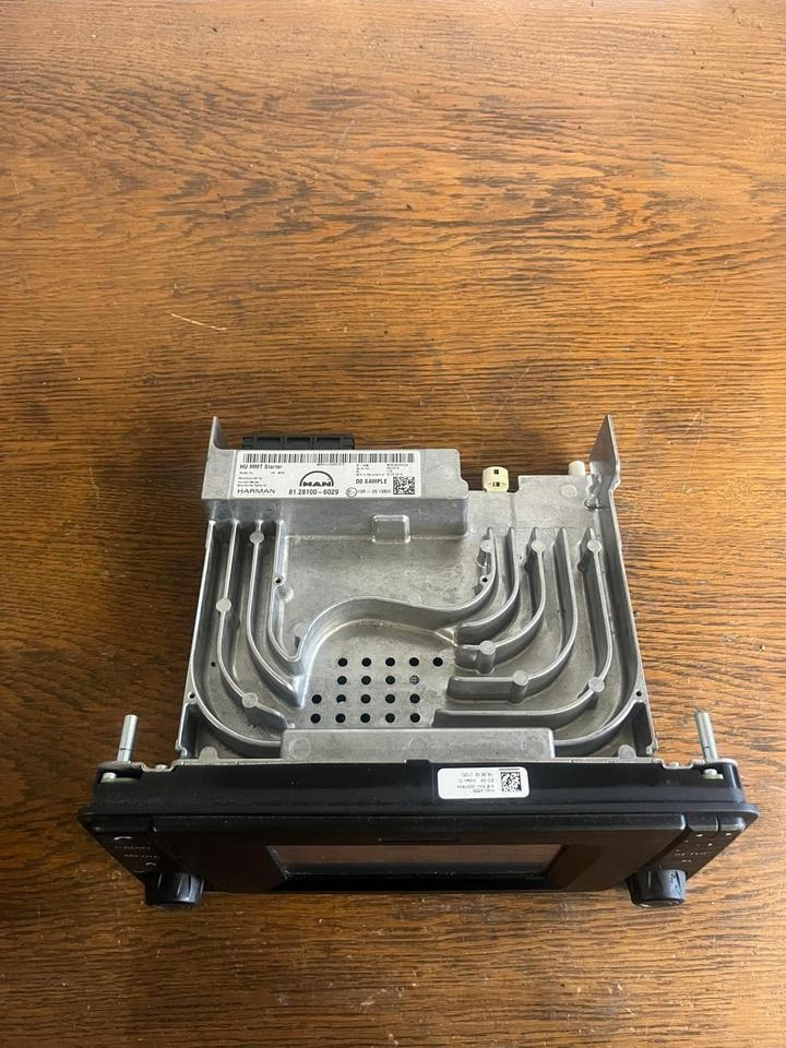 MAN EU6 Radio/Navigationssystem 81.28100-6029 - Navigationssystem för Lastbil: bild 4 MAN EU6 Radio/Navigationssystem 81.28100-6029 - Navigationssystem för Lastbil: bild 4