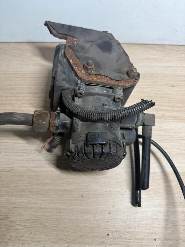 MAN KNORR-BREMSE EBS Ventil K000913 81.52106.6041 - Ventil för Lastbil: bild 2 MAN KNORR-BREMSE EBS Ventil K000913 81.52106.6041 - Ventil för Lastbil: bild 2