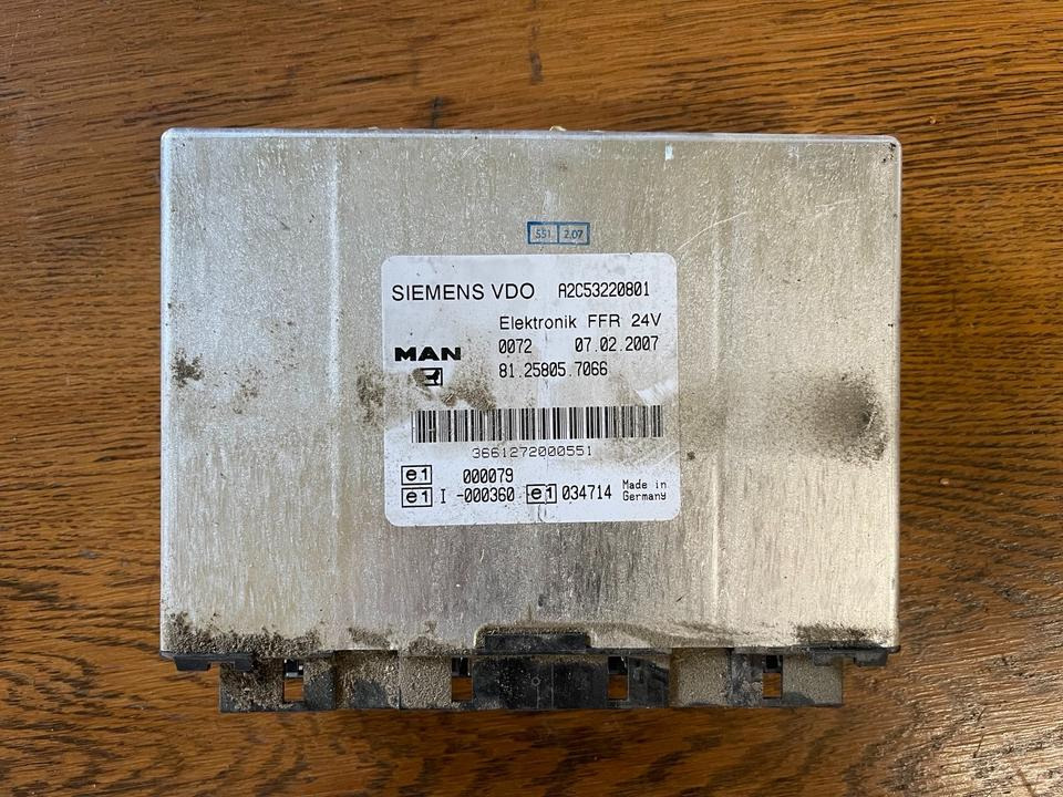 MAN SIEMENS VDO ELEKTRONIK FFR Steuergerät 81.25805.7066 - Kontrollenhet för Lastbil: bild 1 MAN SIEMENS VDO ELEKTRONIK FFR Steuergerät 81.25805.7066 - Kontrollenhet för Lastbil: bild 1