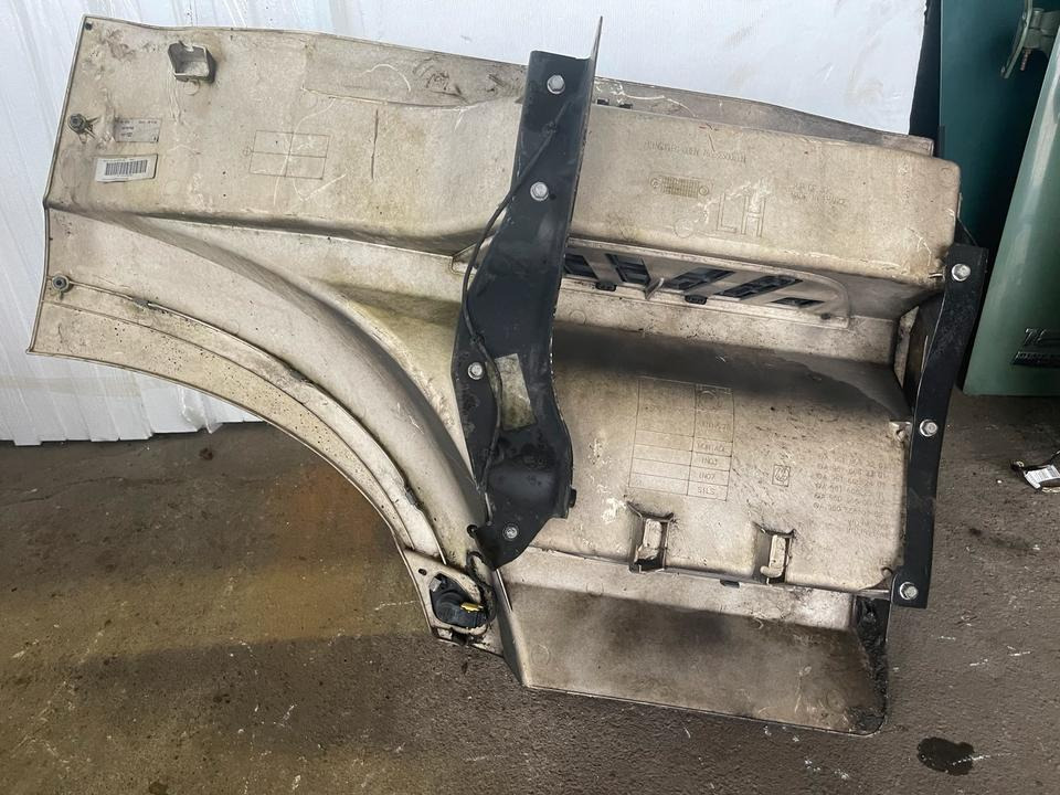 Mercedes ACTROS MP4 Einstieg Links A9616662201 - Fotsteg för Lastbil: bild 2 Mercedes ACTROS MP4 Einstieg Links A9616662201 - Fotsteg för Lastbil: bild 2