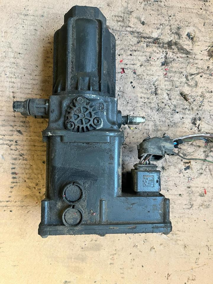 Mercedes Actros MP4 AdBlue Pumpe A0001402378 - Bränslepump för Lastbil: bild 1 Mercedes Actros MP4 AdBlue Pumpe A0001402378 - Bränslepump för Lastbil: bild 1