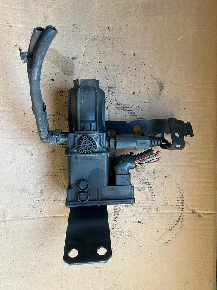 Mercedes Actros MP4 AdBlue Pumpe A0001403978 - Bränslepump för Lastbil: bild 1 Mercedes Actros MP4 AdBlue Pumpe A0001403978 - Bränslepump för Lastbil: bild 1