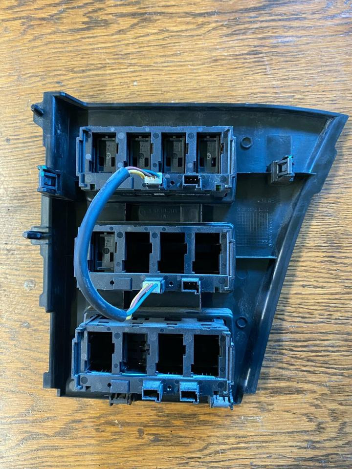 Mercedes Actros MP4 Bedienungspanel A 960 540 02 46 - Hytt och interiör för Lastbil: bild 3 Mercedes Actros MP4 Bedienungspanel A 960 540 02 46 - Hytt och interiör för Lastbil: bild 3