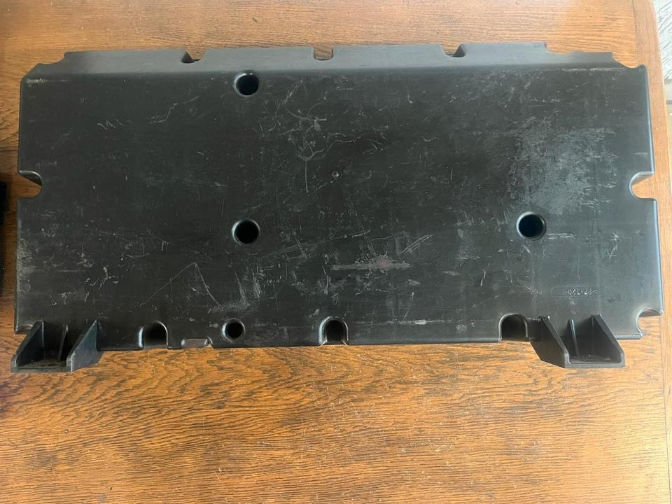 Mercedes Actros MP4 Subwoofer Soundsystem Bass A0018206202 - Instrumentbräda för Lastbil: bild 5 Mercedes Actros MP4 Subwoofer Soundsystem Bass A0018206202 - Instrumentbräda för Lastbil: bild 5