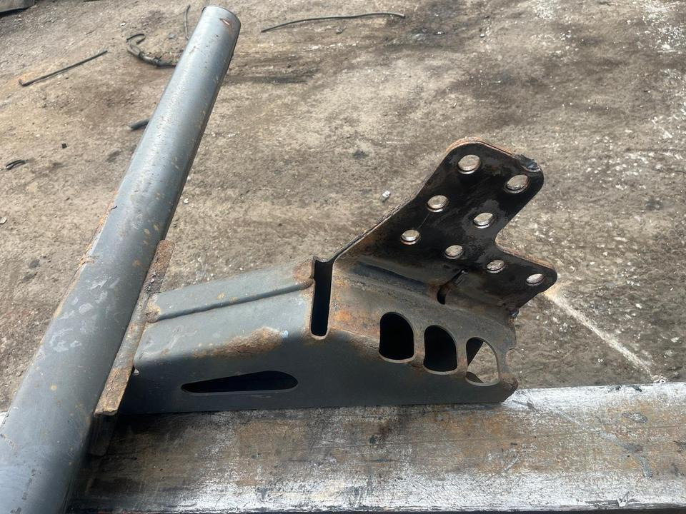 Mercedes Actros MP4 Unterfahrschutz - Karosseri och exteriör för Lastbil: bild 3 Mercedes Actros MP4 Unterfahrschutz - Karosseri och exteriör för Lastbil: bild 3