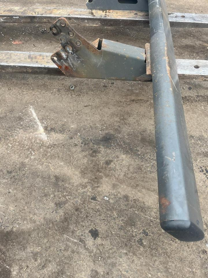 Mercedes Actros MP4 Unterfahrschutz - Karosseri och exteriör för Lastbil: bild 4 Mercedes Actros MP4 Unterfahrschutz - Karosseri och exteriör för Lastbil: bild 4