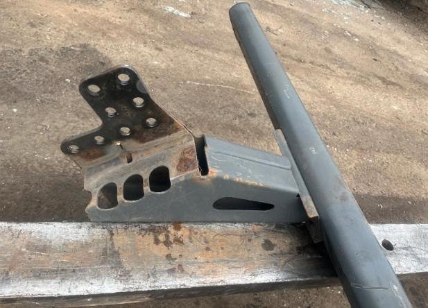 Mercedes Actros MP4 Unterfahrschutz - Karosseri och exteriör för Lastbil: bild 5 Mercedes Actros MP4 Unterfahrschutz - Karosseri och exteriör för Lastbil: bild 5