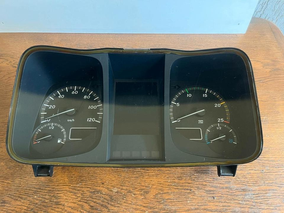 Mercedes Benz Actros MP4 Kombiinstrument / Tacho A9614467021 - Instrumentbräda för Lastbil: bild 2 Mercedes Benz Actros MP4 Kombiinstrument / Tacho A9614467021 - Instrumentbräda för Lastbil: bild 2