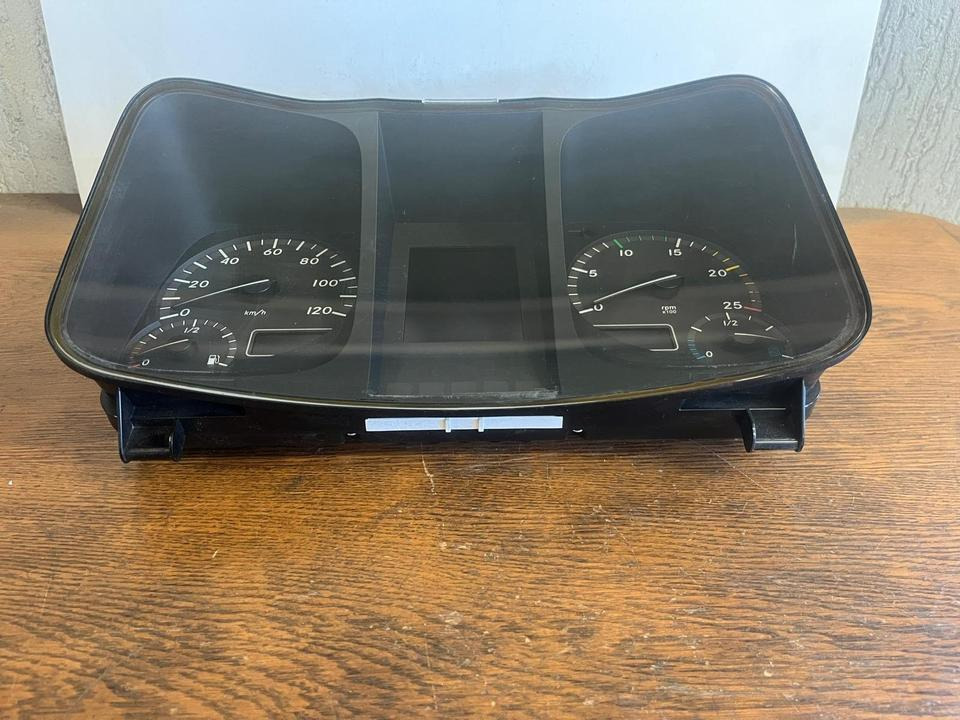 Mercedes Benz Actros MP4 Kombiinstrument / Tacho A9614467421 - Instrumentbräda för Lastbil: bild 5 Mercedes Benz Actros MP4 Kombiinstrument / Tacho A9614467421 - Instrumentbräda för Lastbil: bild 5