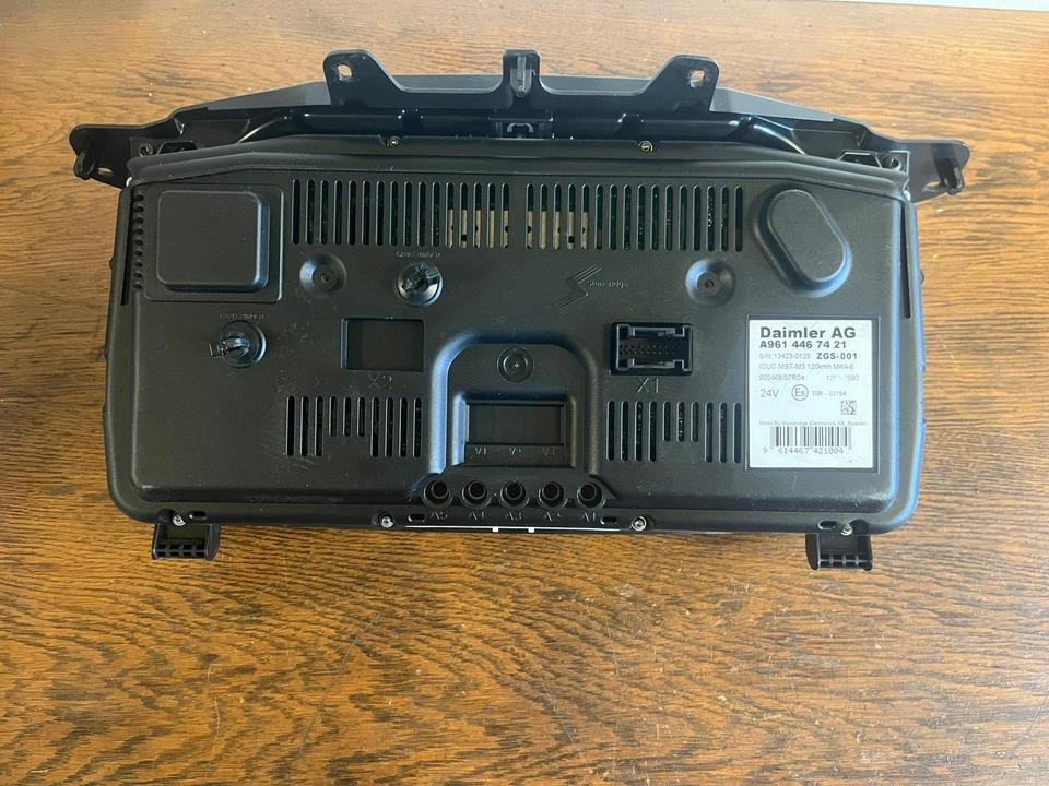 Mercedes Benz Actros MP4 Kombiinstrument / Tacho A9614467421 - Instrumentbräda för Lastbil: bild 3 Mercedes Benz Actros MP4 Kombiinstrument / Tacho A9614467421 - Instrumentbräda för Lastbil: bild 3