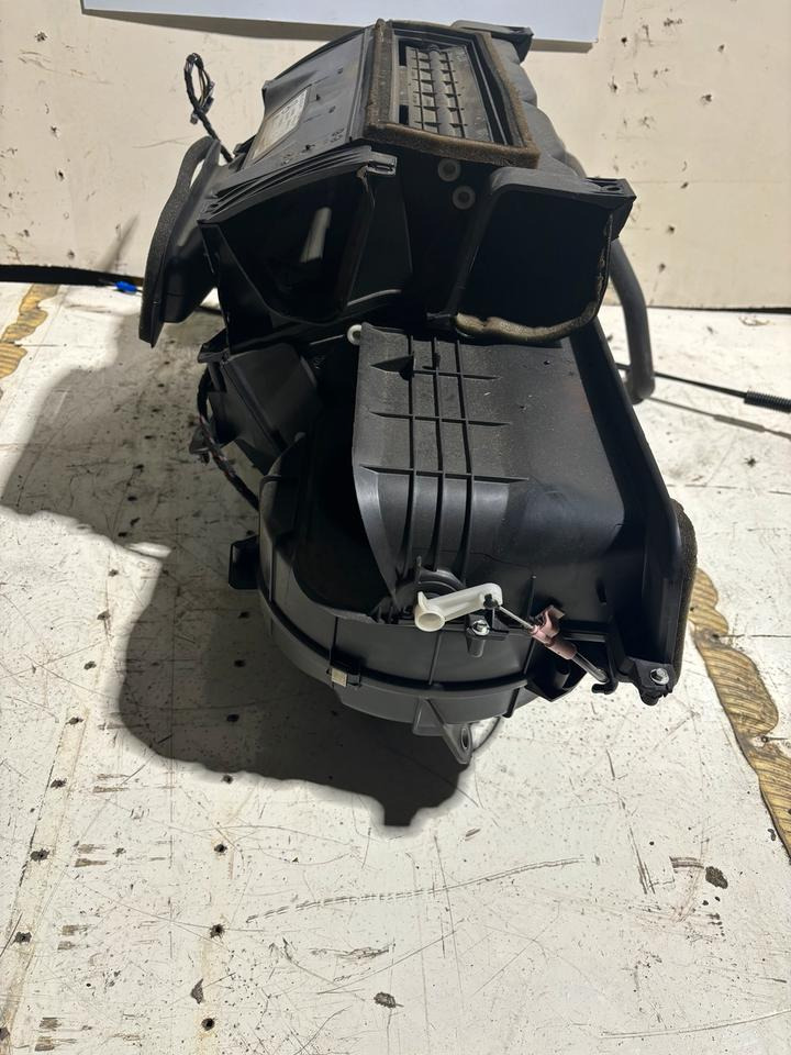 Mercedes-Benz Atego Heizung/Klimakasten A9408300160 - Värme/ Ventilation för Lastbil: bild 2 Mercedes-Benz Atego Heizung/Klimakasten A9408300160 - Värme/ Ventilation för Lastbil: bild 2