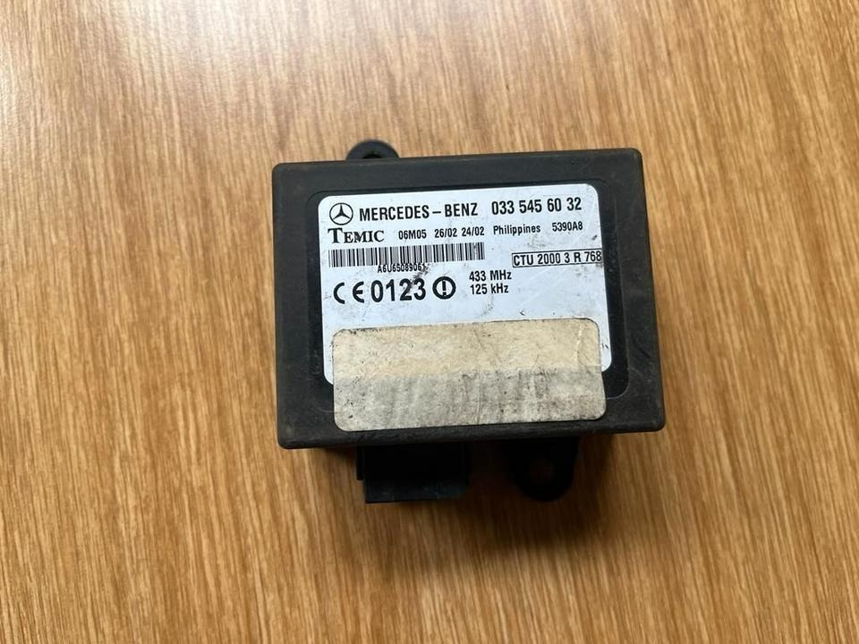 Mercedes Benz Vito W638 Wegfahrsperre Modul 0335456032 - Kontrollenhet för Lastbil: bild 1 Mercedes Benz Vito W638 Wegfahrsperre Modul 0335456032 - Kontrollenhet för Lastbil: bild 1