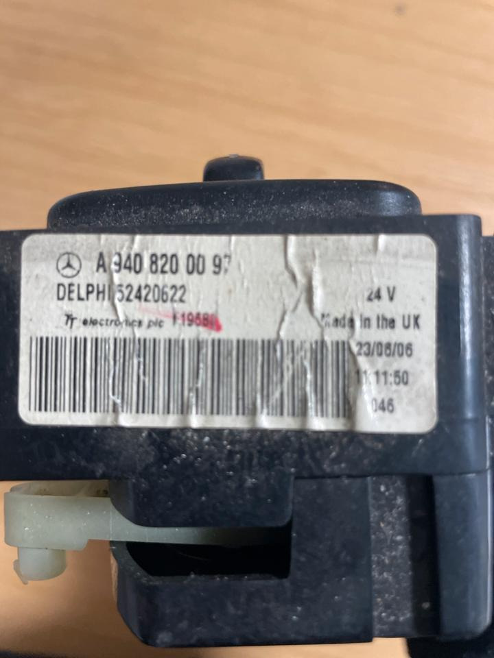 Mercedes-Benz axor atego heizungsbedienung A9408200097 - Värme/ Ventilation för Lastbil: bild 2 Mercedes-Benz axor atego heizungsbedienung A9408200097 - Värme/ Ventilation för Lastbil: bild 2