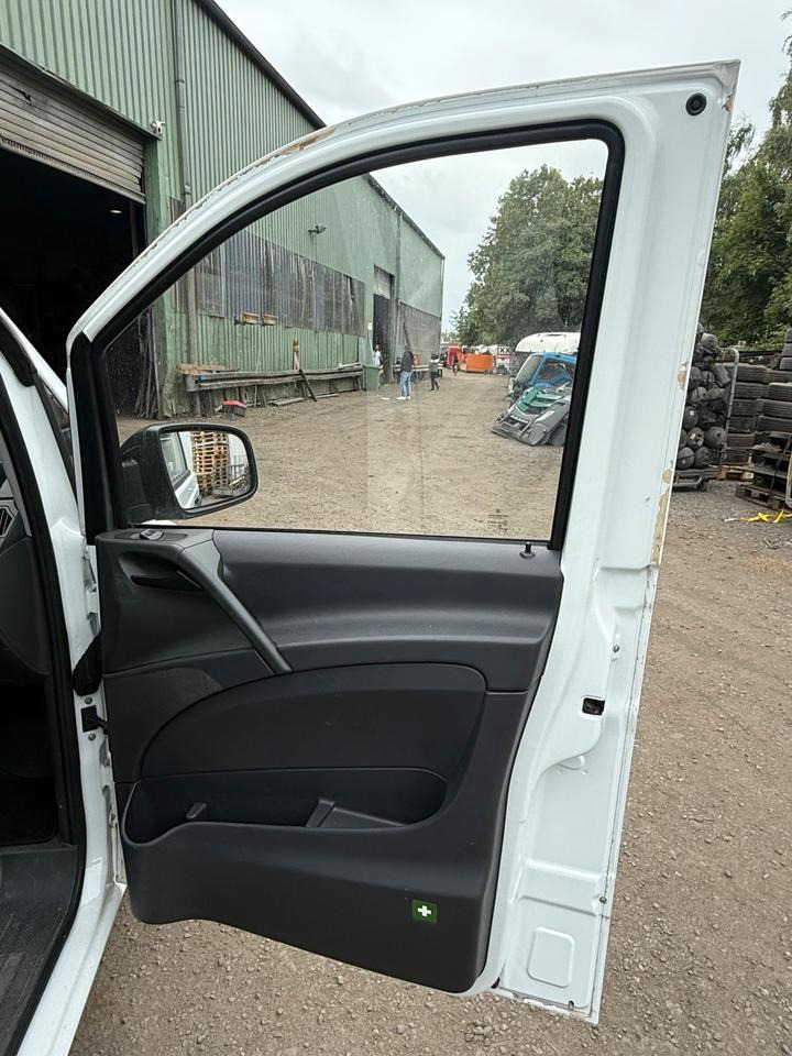 Mercedes VITO Beifahrertür Rechts komplett BJ 2012 - Dörr och reservdelar för Transportbil: bild 2 Mercedes VITO Beifahrertür Rechts komplett BJ 2012 - Dörr och reservdelar för Transportbil: bild 2