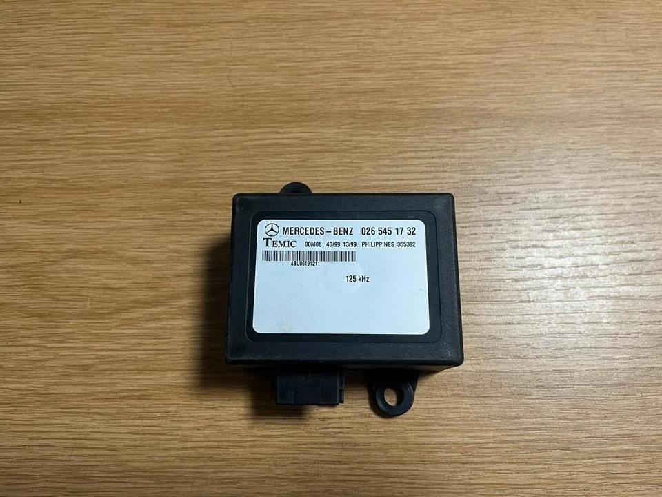 Mercedes VITO W638 Steuergerät Wegfahrsperre 0265451732 - Kontrollenhet för Lastbil: bild 1 Mercedes VITO W638 Steuergerät Wegfahrsperre 0265451732 - Kontrollenhet för Lastbil: bild 1