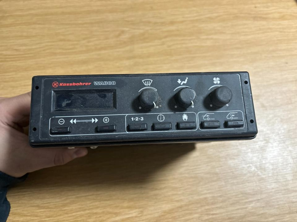 SETRA BUS WABCO Elektr. Bedienteil 8849016900 - Elektriskt system för Lastbil: bild 1 SETRA BUS WABCO Elektr. Bedienteil 8849016900 - Elektriskt system för Lastbil: bild 1