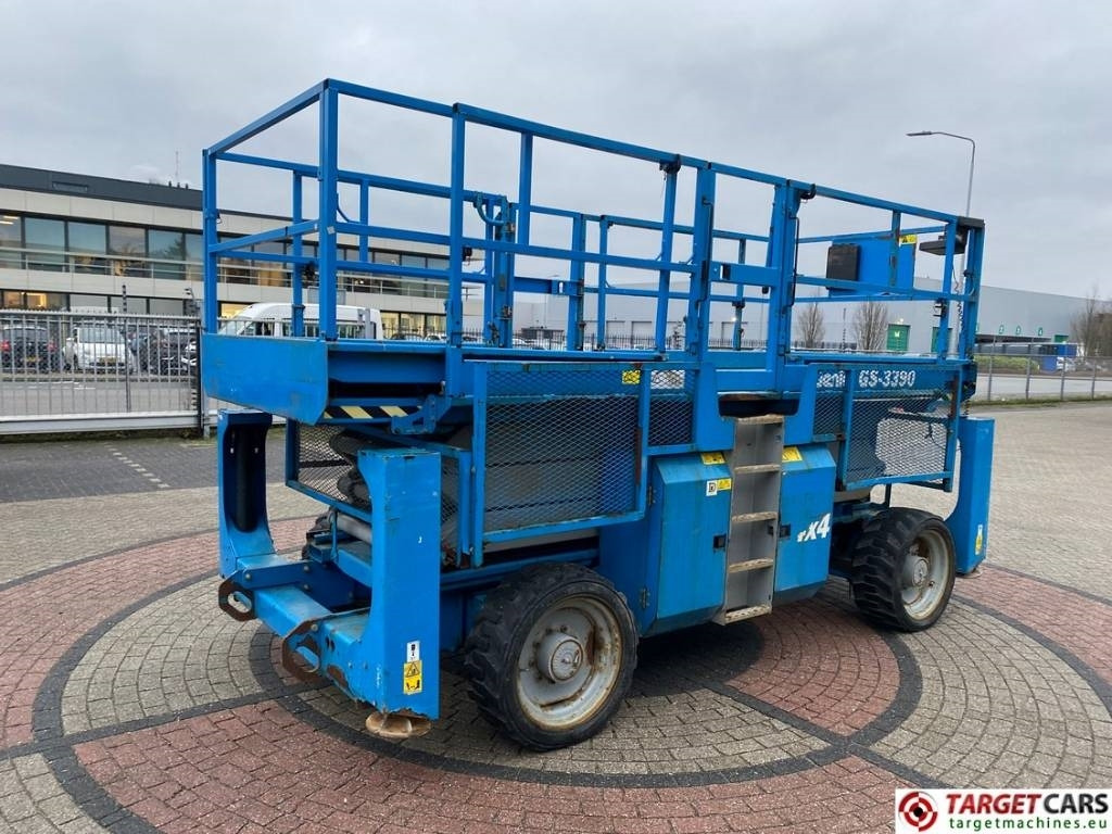 Genie GS-3390RT Diesel 4x4 Scissor Work Lift 1206cm - Saxlift: bild 3 Genie GS-3390RT Diesel 4x4 Scissor Work Lift 1206cm - Saxlift: bild 3