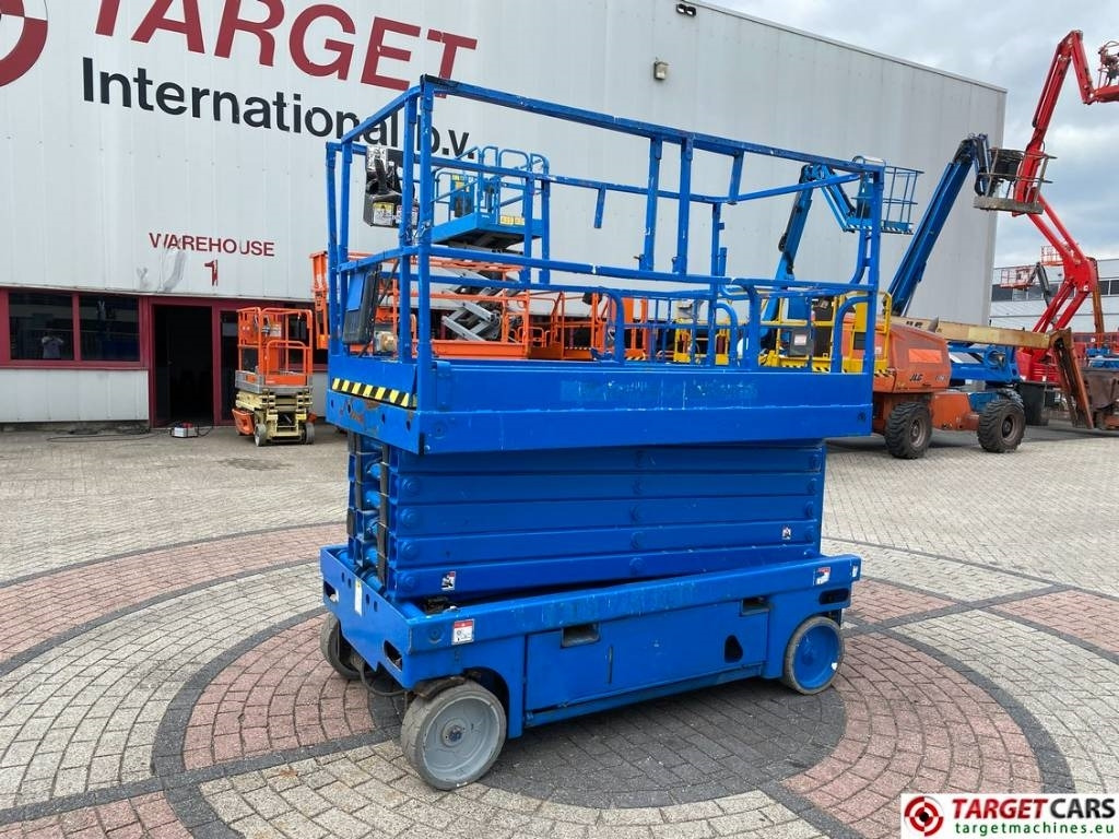Haulotte Compact 14 Electric Scissor Work Lift 1385cm  - Saxlift: bild 1 Haulotte Compact 14 Electric Scissor Work Lift 1385cm  - Saxlift: bild 1