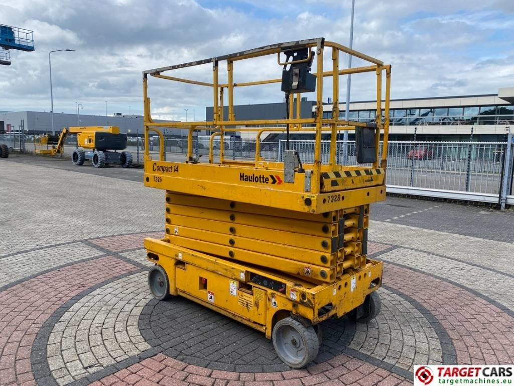 Haulotte Compact 14 Electric Scissor Work Lift 1385cm  - Saxlift: bild 2 Haulotte Compact 14 Electric Scissor Work Lift 1385cm  - Saxlift: bild 2