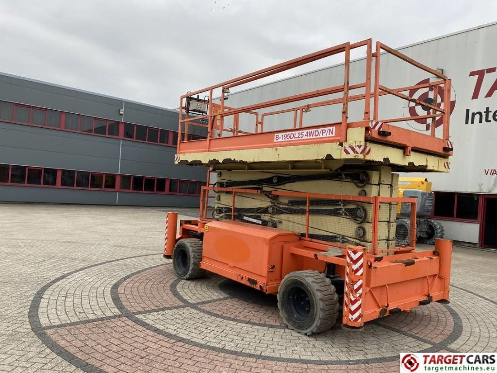 Holland Lift B195DL-25 Diesel 4x4 Scissor Work Lift 2150cm - Saxlift: bild 4 Holland Lift B195DL-25 Diesel 4x4 Scissor Work Lift 2150cm - Saxlift: bild 4