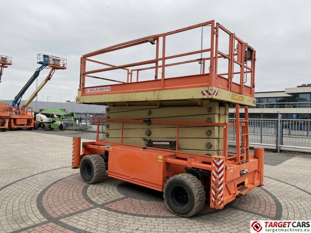 Holland Lift B195DL-25 Diesel 4x4 Scissor Work Lift 2150cm - Saxlift: bild 2 Holland Lift B195DL-25 Diesel 4x4 Scissor Work Lift 2150cm - Saxlift: bild 2