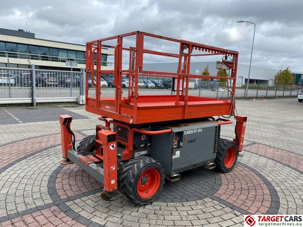 SkyJack SJ6826RT Diesel 4x4 Scissor Work Lift 992cm - Saxlift: bild 3 SkyJack SJ6826RT Diesel 4x4 Scissor Work Lift 992cm - Saxlift: bild 3