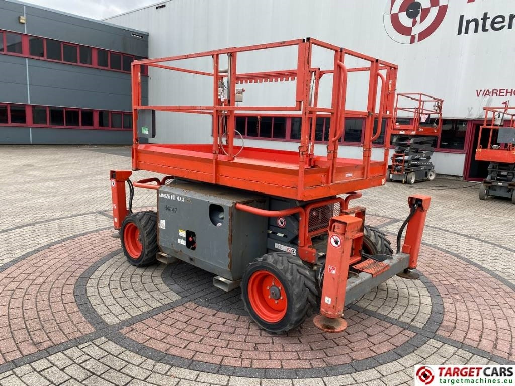 SkyJack SJ6826RT Diesel 4x4 Scissor Work Lift 992cm - Saxlift: bild 4 SkyJack SJ6826RT Diesel 4x4 Scissor Work Lift 992cm - Saxlift: bild 4