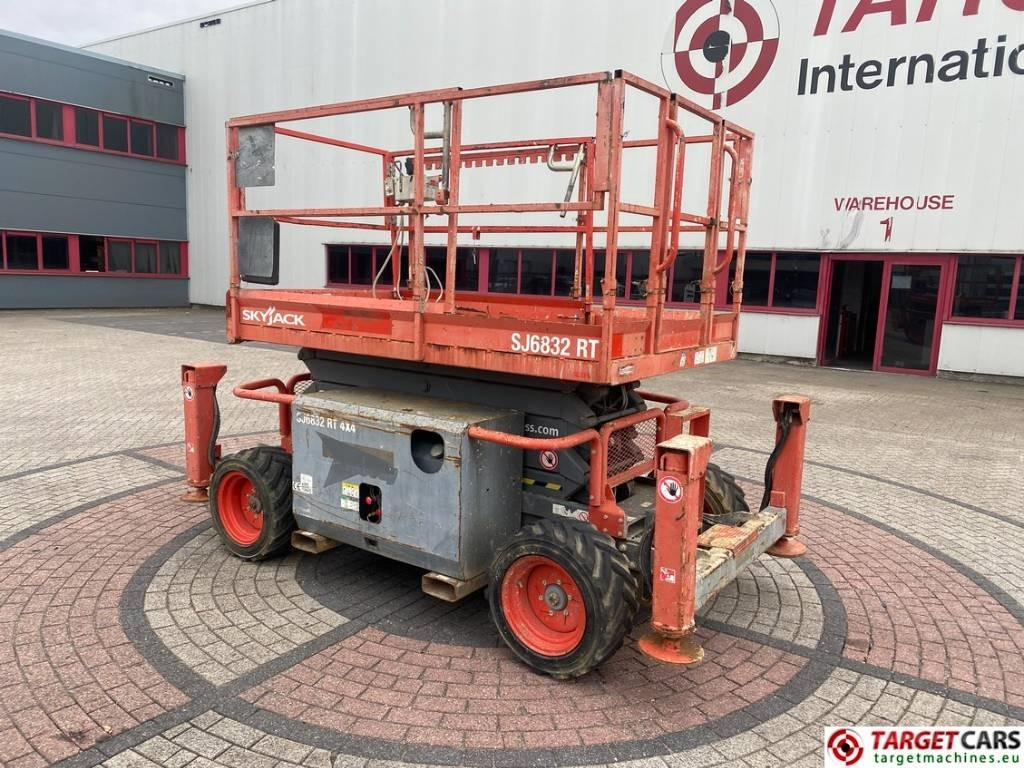 SkyJack SJ6832 RT Diesel 4x4 Scissor Work Lift 1180cm - Saxlift: bild 4 SkyJack SJ6832 RT Diesel 4x4 Scissor Work Lift 1180cm - Saxlift: bild 4