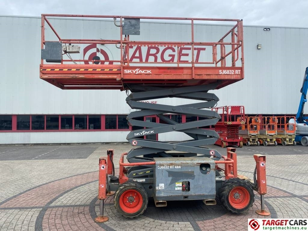 SkyJack SJ6832 RT Diesel 4x4 Scissor Work Lift 1180cm - Saxlift: bild 5 SkyJack SJ6832 RT Diesel 4x4 Scissor Work Lift 1180cm - Saxlift: bild 5