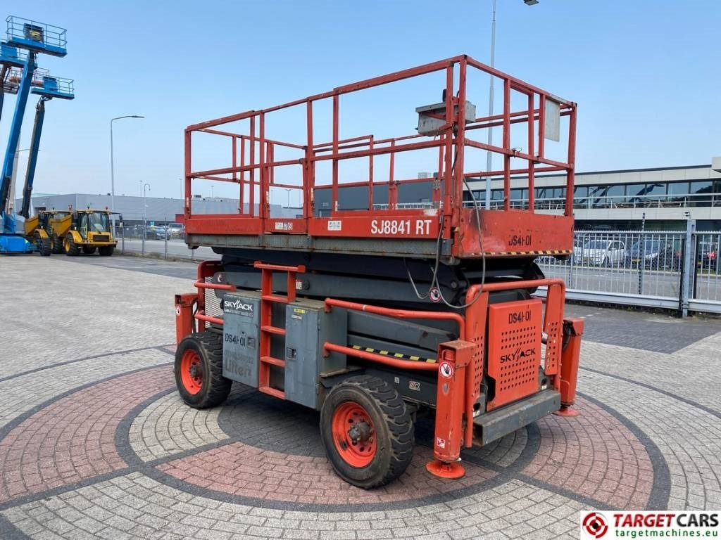 SkyJack SJ8841 RT Diesel 4x4 Scissor Work Lift 1430cm - Saxlift: bild 2 SkyJack SJ8841 RT Diesel 4x4 Scissor Work Lift 1430cm - Saxlift: bild 2